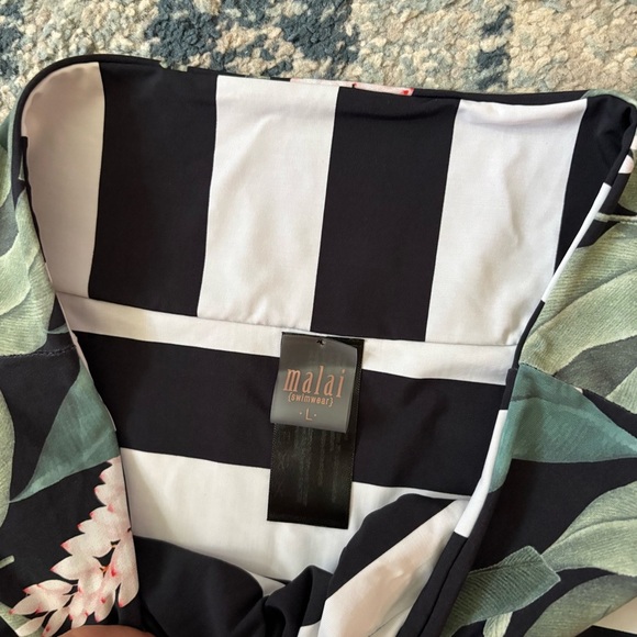 Malai Swim Set - Picture 4 of 5